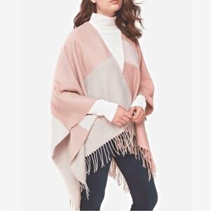 Soia & Kyo ** High End Brand . Blush and Cream Shawl